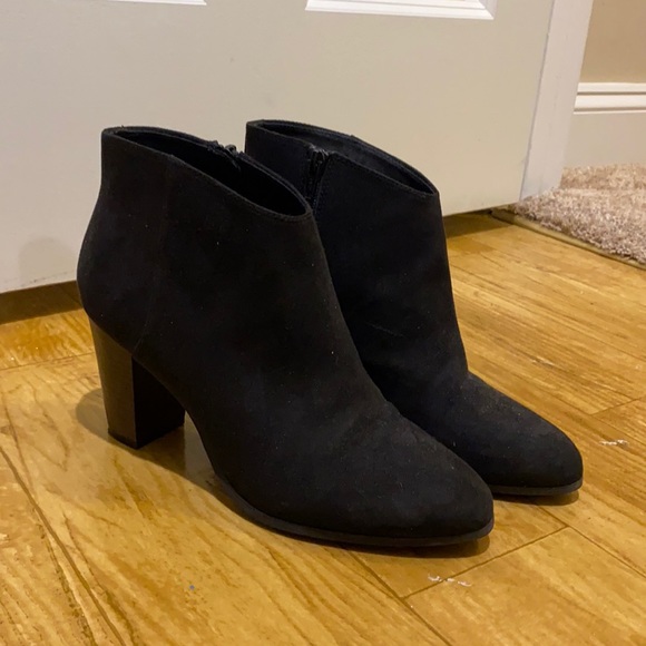 Old Navy Shoes - Black bootie